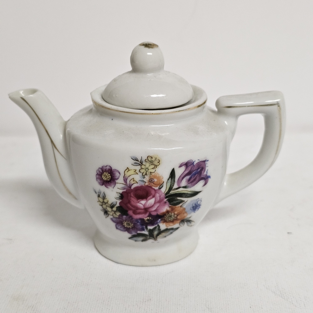 Floral Mini Teapot – Made in Japan – 3.75” Tall with Lid – Chip on Spout